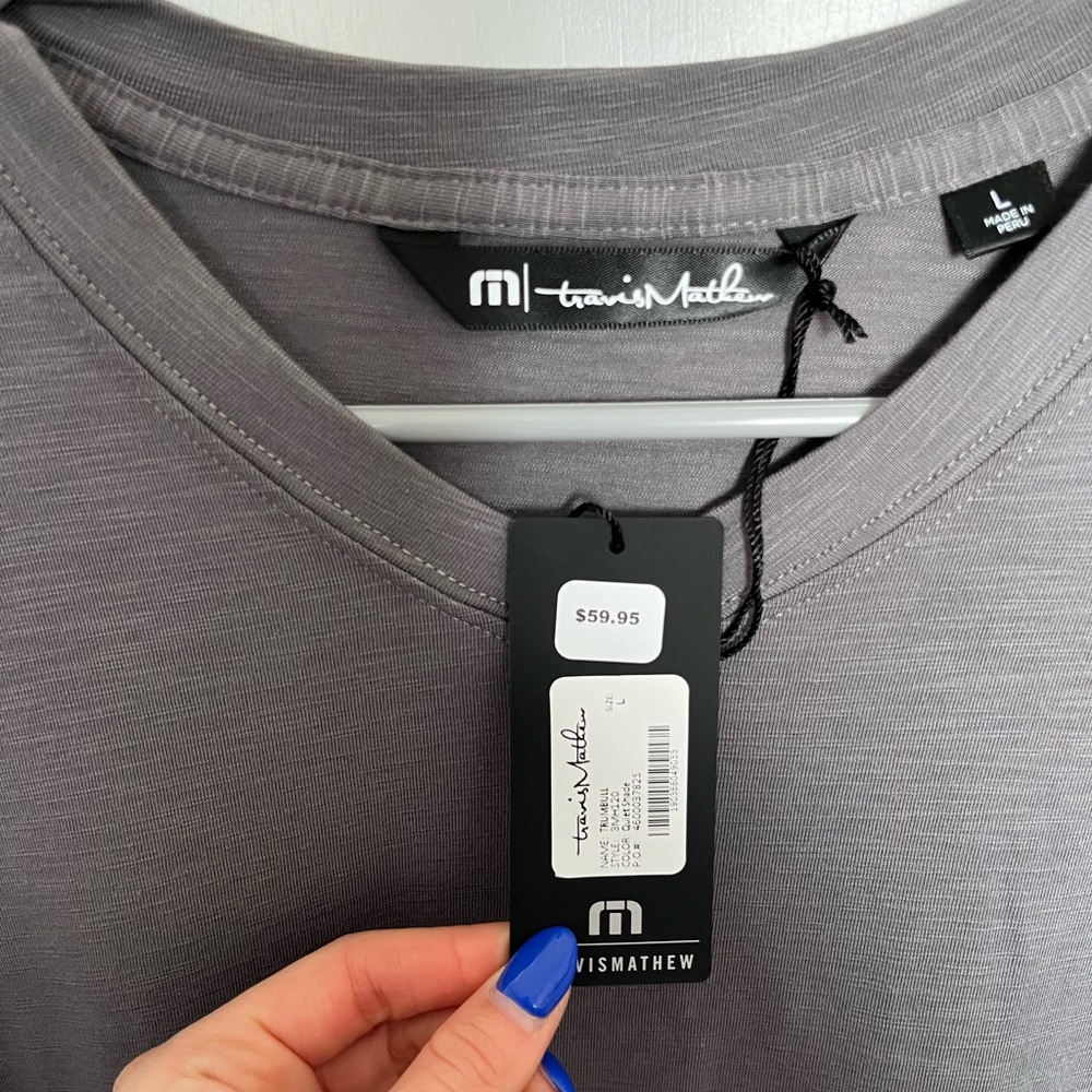 Brand new never worn Travis Matthew gray top